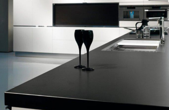 TOP DA CUCINA LAMINATO CLASSIC CON BORDO DA 2040x600x38 mm. prodotto da  UNOLEGNO - Zingaroweb